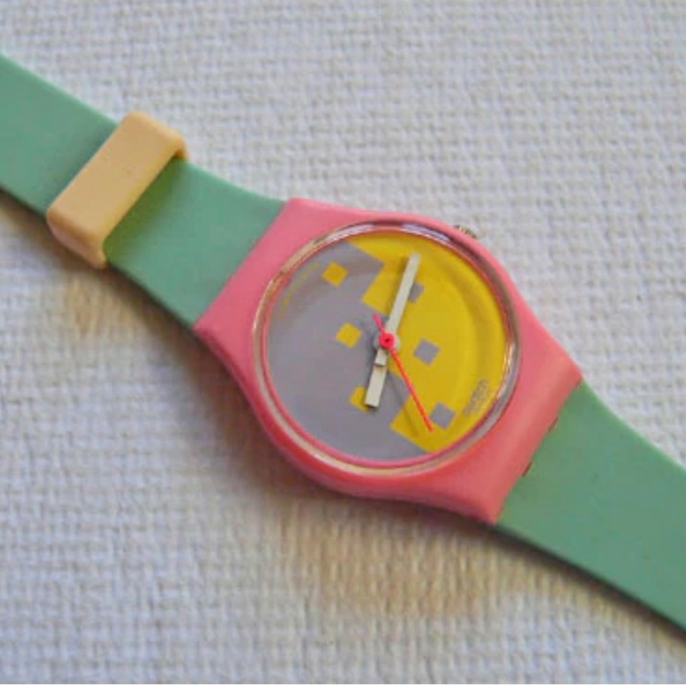 VINTAGE ADORABLE SWATCH COLLECTOR - Picture 2 of 3